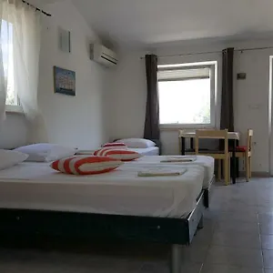 Appartamento Viktor, Sali